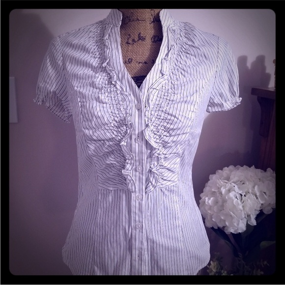 Express Striped Short Sleeve Button Down Ruffle Top. Size Small - Picture 2 of 5